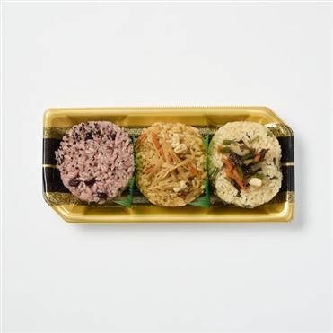 3色おこわ　赤飯・鶏・山菜